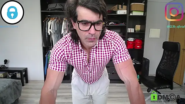 samricci21 online show from 04-10-26, 10:42