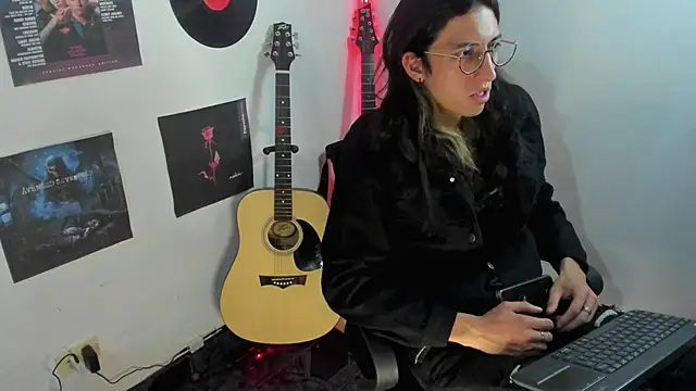 Snapshot of shelby__hotshoww chatting on 02-05-25, 10:55 shelby hotshoww online show from 02-05-25, 10:55