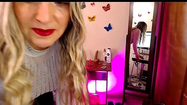 Snapshot of Jolie-Mature chatting on 02-02-26, 07:23 Jolie-Mature online show from 02-02-26, 07:23