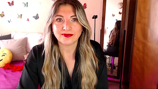 Snapshot of Jolie-Mature chatting on 03-06-26, 08:38 Jolie-Mature online show from 03-06-26, 08:38