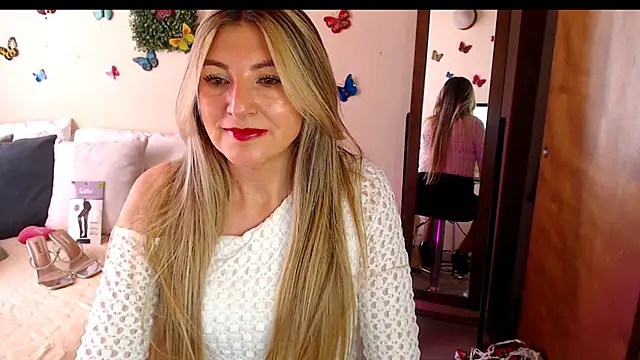 Snapshot of Jolie-Mature chatting on 06-25-26, 09:30 Jolie-Mature online show from 06-25-26, 09:30