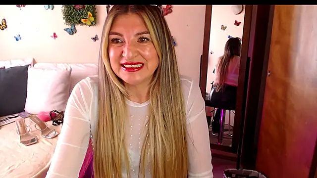 Snapshot of Jolie-Mature chatting on 07-17-26, 09:41 Jolie-Mature online show from 07-17-26, 09:41