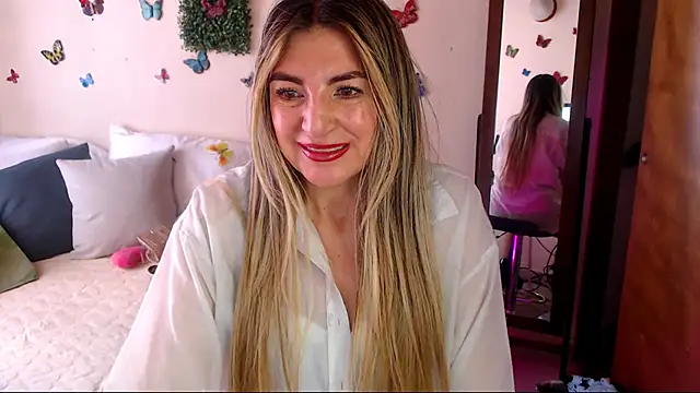 Snapshot of Jolie-Mature chatting on 07-27-26, 08:49 Jolie-Mature online show from 07-27-26, 08:49