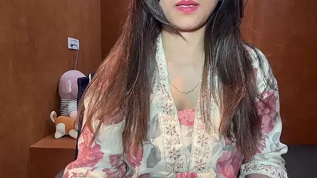 Snapshot of riya_stream chatting on 02-16-26, 05:36 riya stream online show from 02-16-26, 05:36