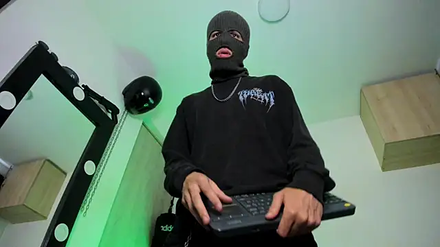 Samuel Suarez online show from 09-29-25, 12:43