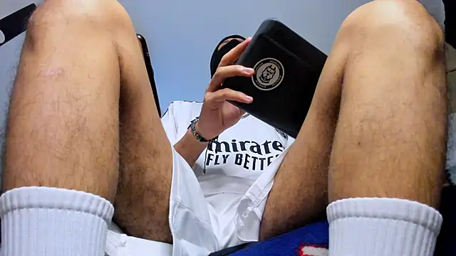 Samuel Suarez online show from 12-18-25, 01:22