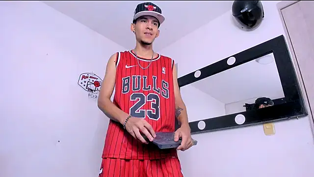 Samuel Suarez online show from 05-03-26, 03:45