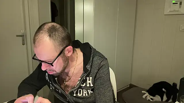 Snapshot of FABIOGLASSES chatting on 11-23-25, 10:20 FABIOGLASSES online show from 11-23-25, 10:20