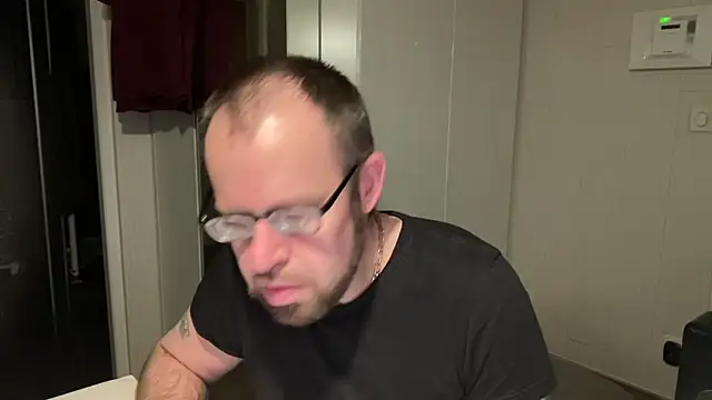 Snapshot of FABIOGLASSES chatting on 02-20-26, 11:16 FABIOGLASSES online show from 02-20-26, 11:16