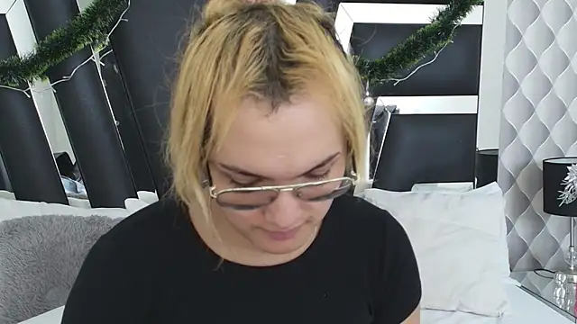 Snapshot of katya_kozlov chatting on 12-10-24, 11:22 katya kozlov online show from 12-10-24, 11:22