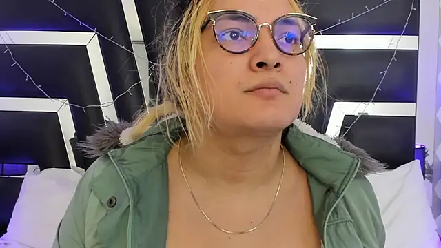 Snapshot of katya_kozlov chatting on 03-06-26, 04:20 katya kozlov online show from 03-06-26, 04:20