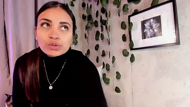 aisha es online show from 02-25-25, 11:22