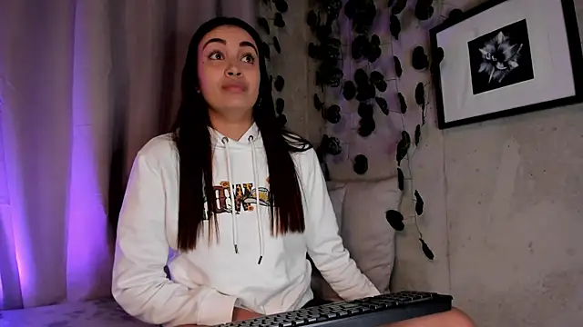 aisha es online show from 03-11-25, 10:31