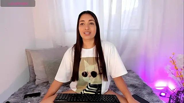 aisha es online show from 10-04-25, 06:17