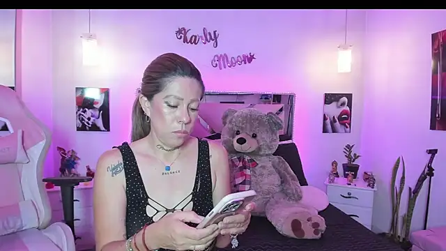 Karly moon online show from 04-20-26, 10:22