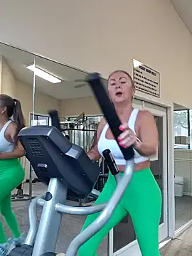 Snapshot of EvaRobinson chatting on 12-17-24, 07:48 EvaRobinson online show from 12-17-24, 07:48