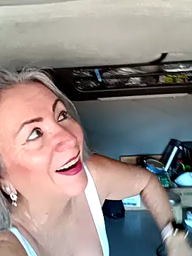 Snapshot of EvaRobinson chatting on 12-30-24, 08:04 EvaRobinson online show from 12-30-24, 08:04