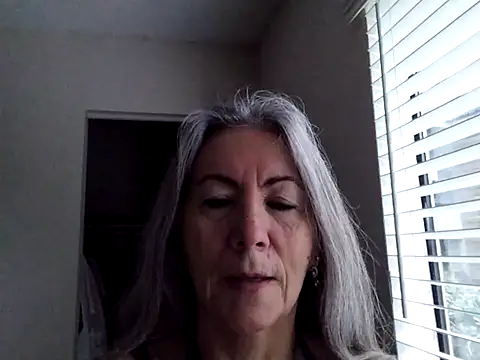 Snapshot of EvaRobinson chatting on 01-18-25, 01:29 EvaRobinson online show from 01-18-25, 01:29