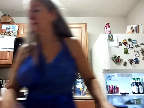 Snapshot of EvaRobinson chatting on 01-18-25, 04:31 EvaRobinson online show from 01-18-25, 04:31