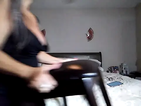 Snapshot of EvaRobinson chatting on 02-14-25, 12:51 EvaRobinson online show from 02-14-25, 12:51