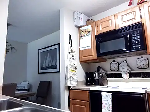 Snapshot of EvaRobinson chatting on 03-06-25, 04:07 EvaRobinson online show from 03-06-25, 04:07