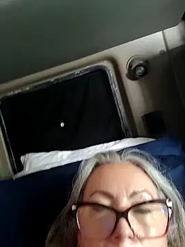 Snapshot of EvaRobinson chatting on 03-10-25, 05:50 EvaRobinson online show from 03-10-25, 05:50