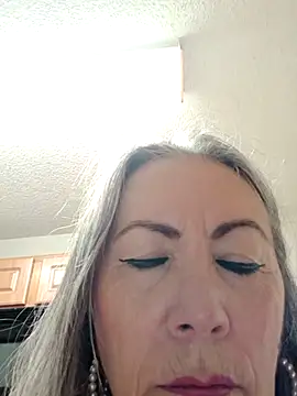 Snapshot of EvaRobinson chatting on 03-17-25, 02:23 EvaRobinson online show from 03-17-25, 02:23