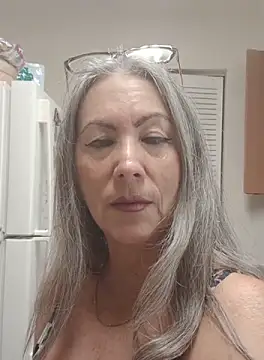 Snapshot of EvaRobinson chatting on 09-25-25, 01:15 EvaRobinson online show from 09-25-25, 01:15