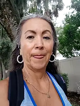 Snapshot of EvaRobinson chatting on 10-10-25, 03:33 EvaRobinson online show from 10-10-25, 03:33