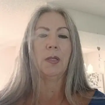 EvaRobinson online show from 05-12-26, 06:49