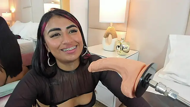 Snapshot of AntoniaRoss_ chatting on 02-22-25, 02:50 AntoniaRoss online show from 02-22-25, 02:50