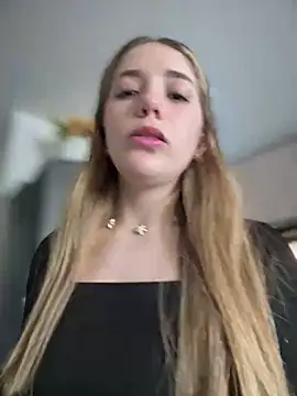 Snapshot of ShelbyHagen chatting on 03-18-25, 02:15 ShelbyHagen online show from 03-18-25, 02:15