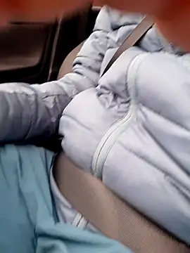 Snapshot of feathersify chatting on 12-15-25, 08:07 feathersify online show from 12-15-25, 08:07