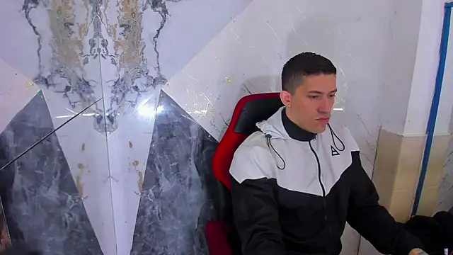 Snapshot of yeckodream chatting on 12-02-25, 04:40 yeckodream online show from 12-02-25, 04:40