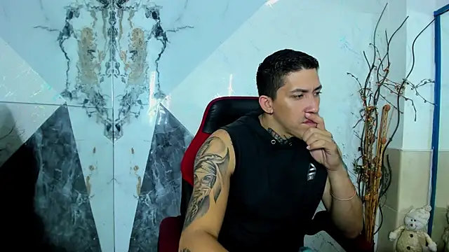 Snapshot of yeckodream chatting on 12-14-25, 04:29 yeckodream online show from 12-14-25, 04:29