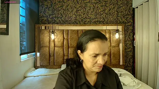Snapshot of MarilynMiilf_ chatting on 06-12-26, 07:24 MarilynMiilf online show from 06-12-26, 07:24