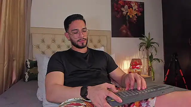 Josseph1  online show from 03-18-25, 02:36