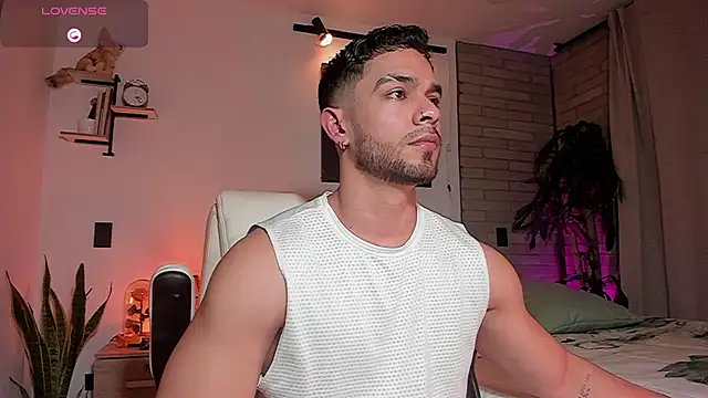 Josseph1  online show from 04-30-26, 01:12