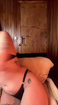 Snapshot of AliceStone19 chatting on 07-14-26, 06:35 AliceStone19 online show from 07-14-26, 06:35