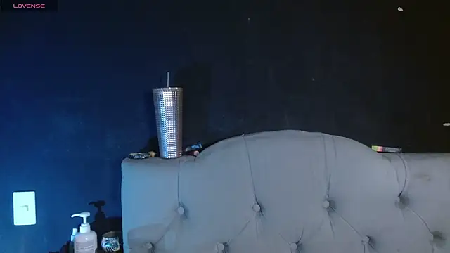 Snapshot of Red-moon1 chatting on 06-18-26, 02:34 Red-moon1 online show from 06-18-26, 02:34