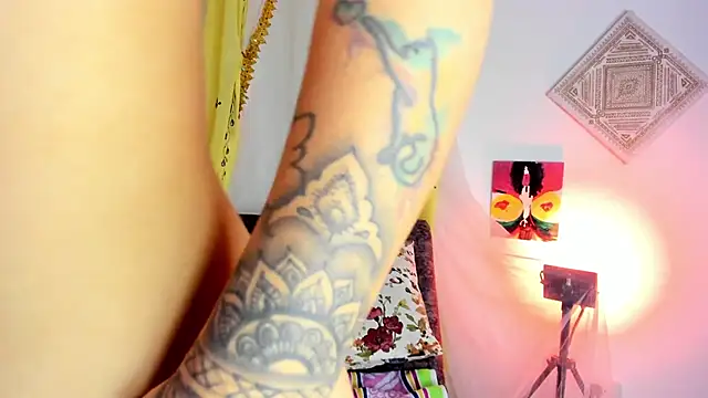 Snapshot of sophiaamethystt chatting on 09-15-25, 05:24 sophiaamethystt online show from 09-15-25, 05:24