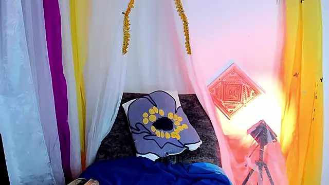 Snapshot of sophiaamethystt chatting on 11-13-25, 04:39 sophiaamethystt online show from 11-13-25, 04:39