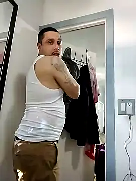 Snapshot of thickcocklatino chatting on 01-16-25, 07:41 thickcocklatino online show from 01-16-25, 07:41