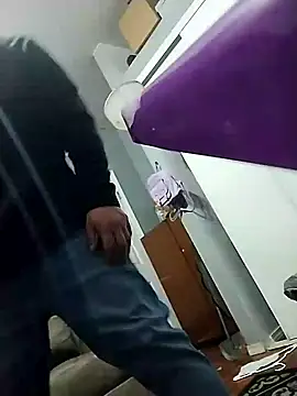 Snapshot of thickcocklatino chatting on 01-22-25, 10:29 thickcocklatino online show from 01-22-25, 10:29