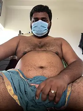 Snapshot of godmail100 chatting on 10-22-25, 05:30 godmail100 online show from 10-22-25, 05:30