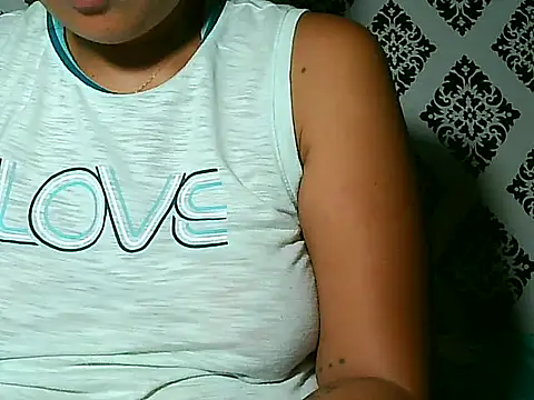 Snapshot of sweet_smile4u chatting on 01-08-26, 09:06 sweet smile4u online show from 01-08-26, 09:06