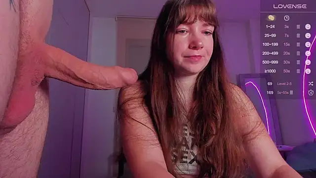 Snapshot of alicekaneky chatting on 10-25-25, 12:07 alicekaneky online show from 10-25-25, 12:07