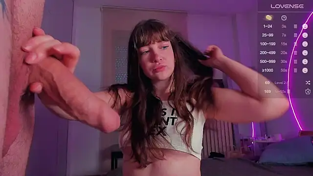 Snapshot of alicekaneky chatting on 10-27-25, 05:22 alicekaneky online show from 10-27-25, 05:22