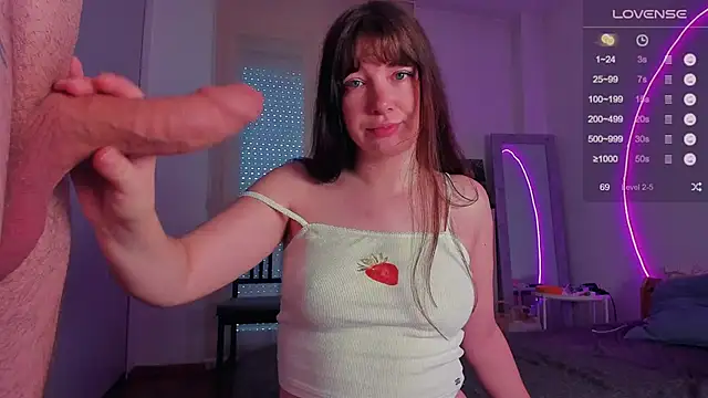 Snapshot of alicekaneky chatting on 10-28-25, 07:01 alicekaneky online show from 10-28-25, 07:01