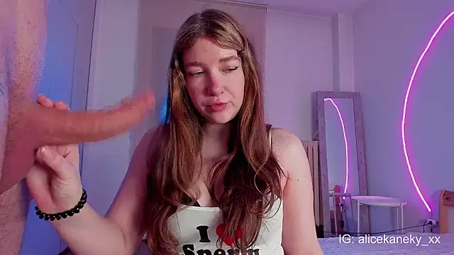 Snapshot of alicekaneky chatting on 02-06-26, 11:41 alicekaneky online show from 02-06-26, 11:41